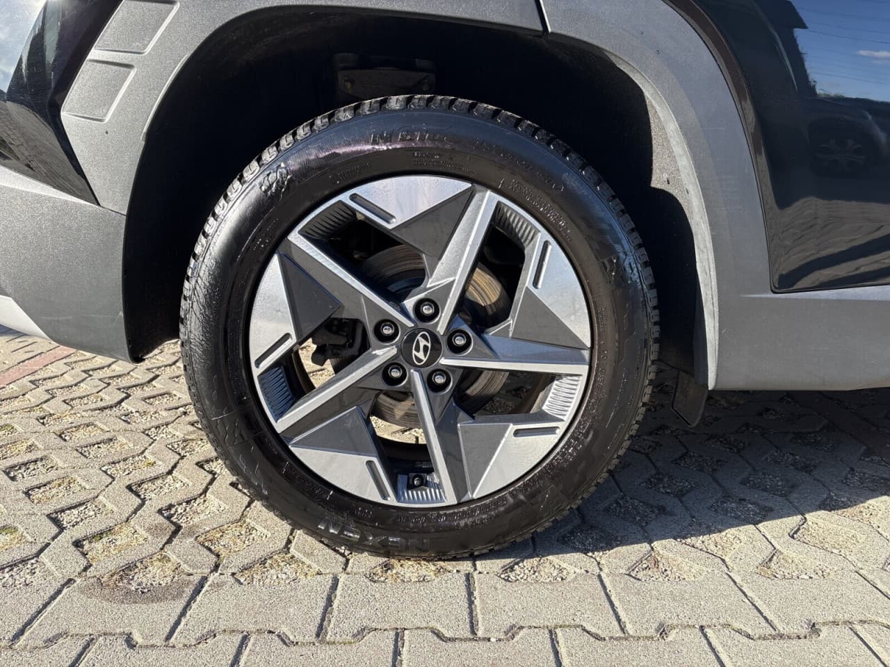 Hyundai Tucson - zdjęcie 14