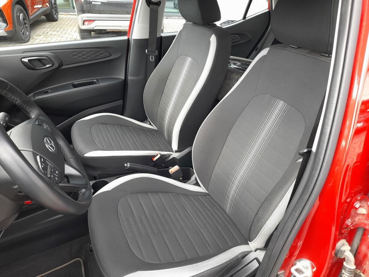 Hyundai i10 - zdjęcie 12