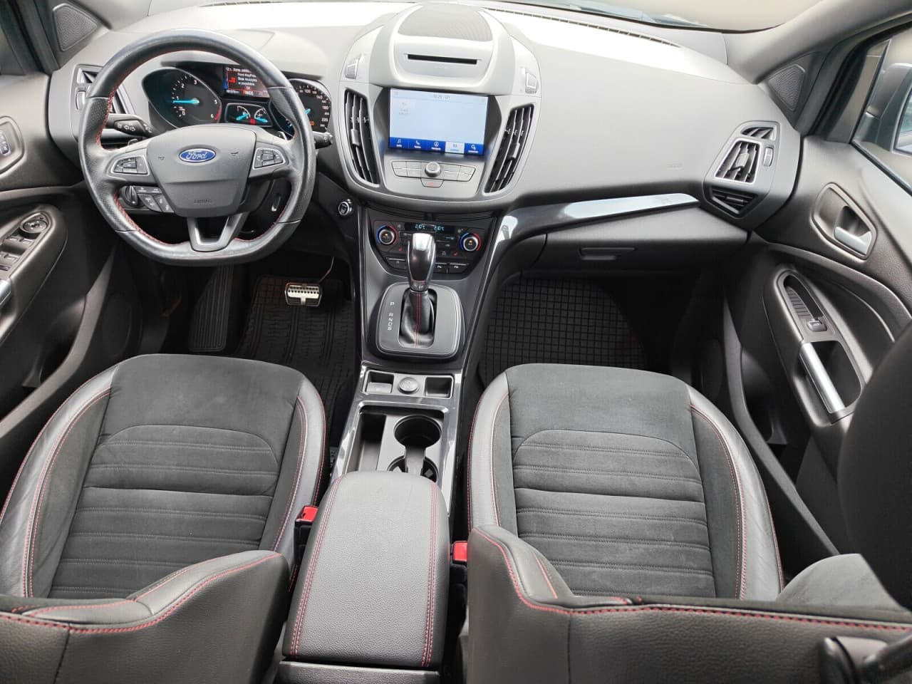 Ford Kuga - zdjęcie 14